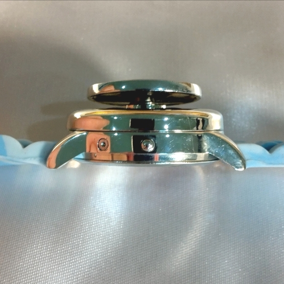 Disney Frozen - Princess Elsa and Anna - Spinning Face - Digital Watch - Picture 10 of 11